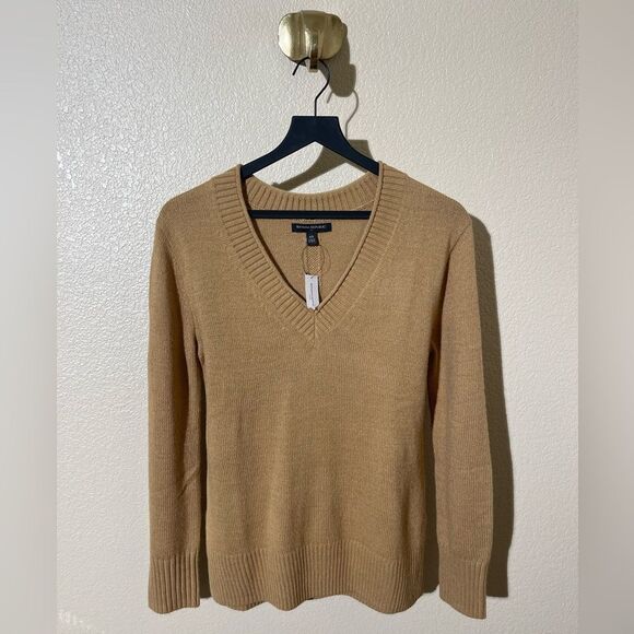 Banana Republic Tan V-Neck Sweater - Picture 1 of 6